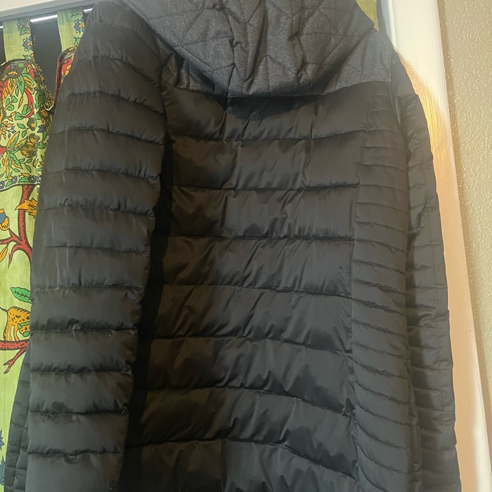 ✨Puffer Jacket✨ - Picture 2 of 2